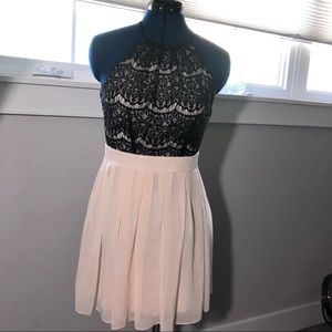 B. Darlin Dress: Lt Pink Flowy Skirted Dress w/ Black Lace Overlay Top:Sz Jr 5/6